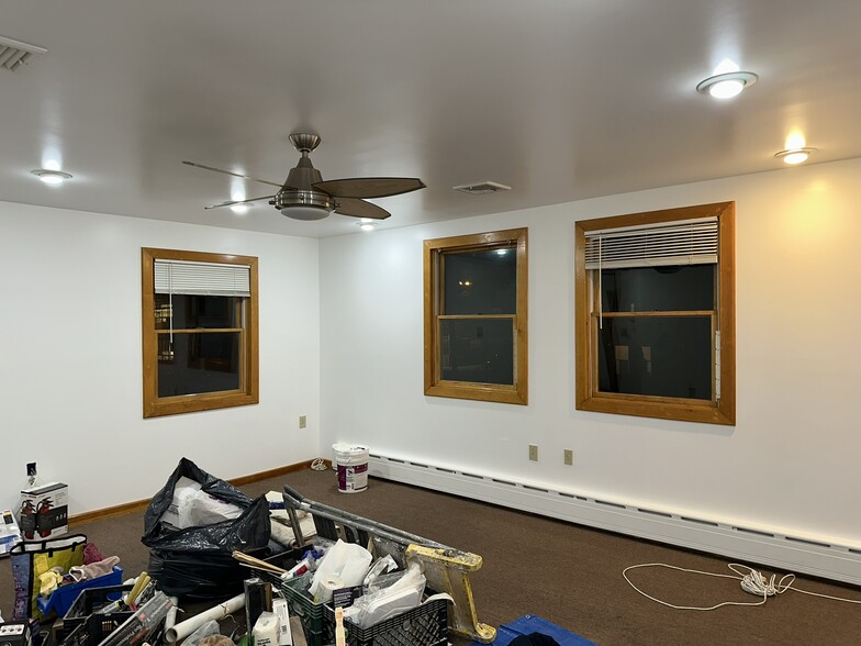 Building Photo - 160 6th Ave