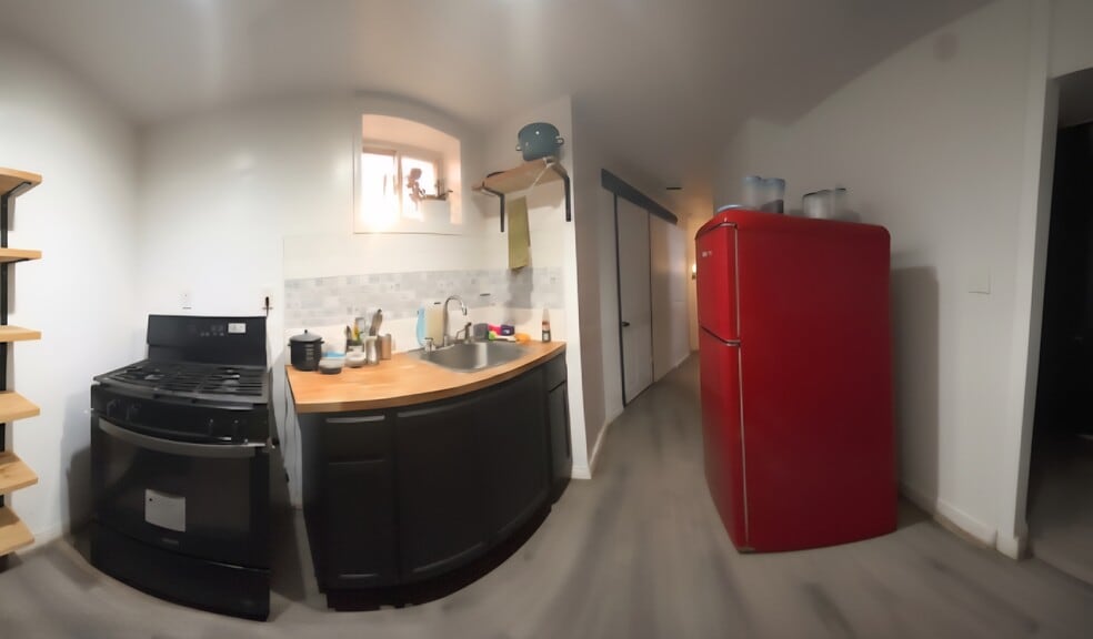 Full kitchen with appliances - 1114 E 35th St