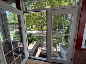 Building Photo - 653 Pleasant Valley Pky