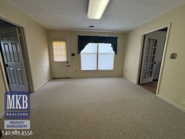 Building Photo - 5056 Catawba Valley Dr