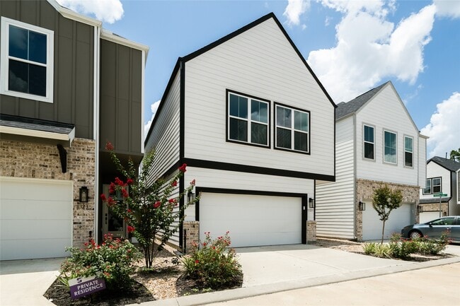 Building Photo - 11325 Stonework Garden Ln