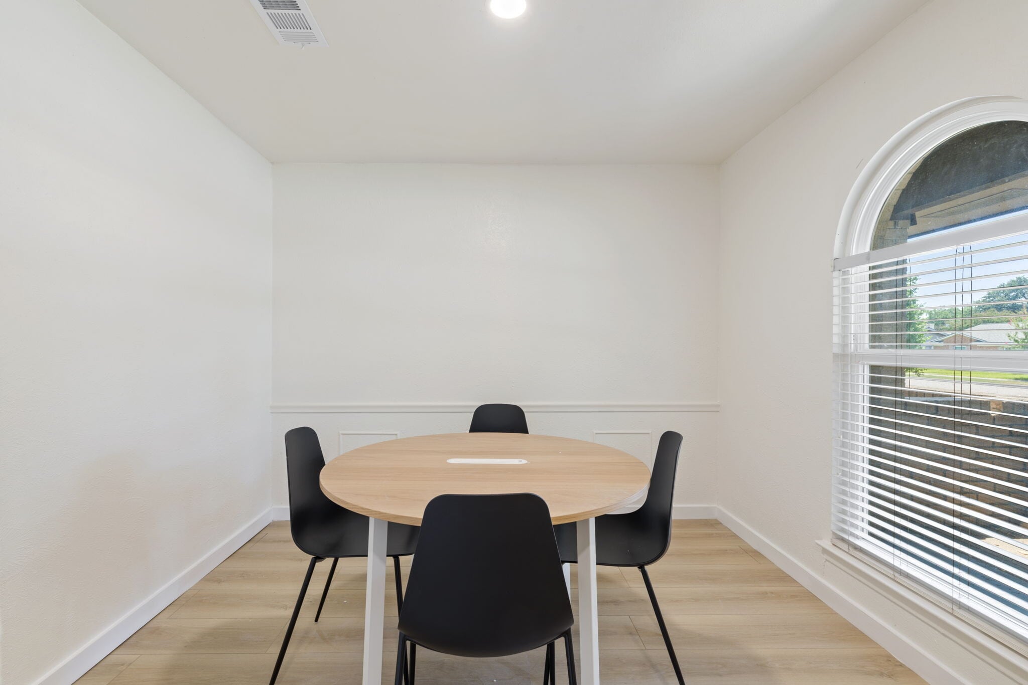 Building Photo - 1912 N Floyd Rd