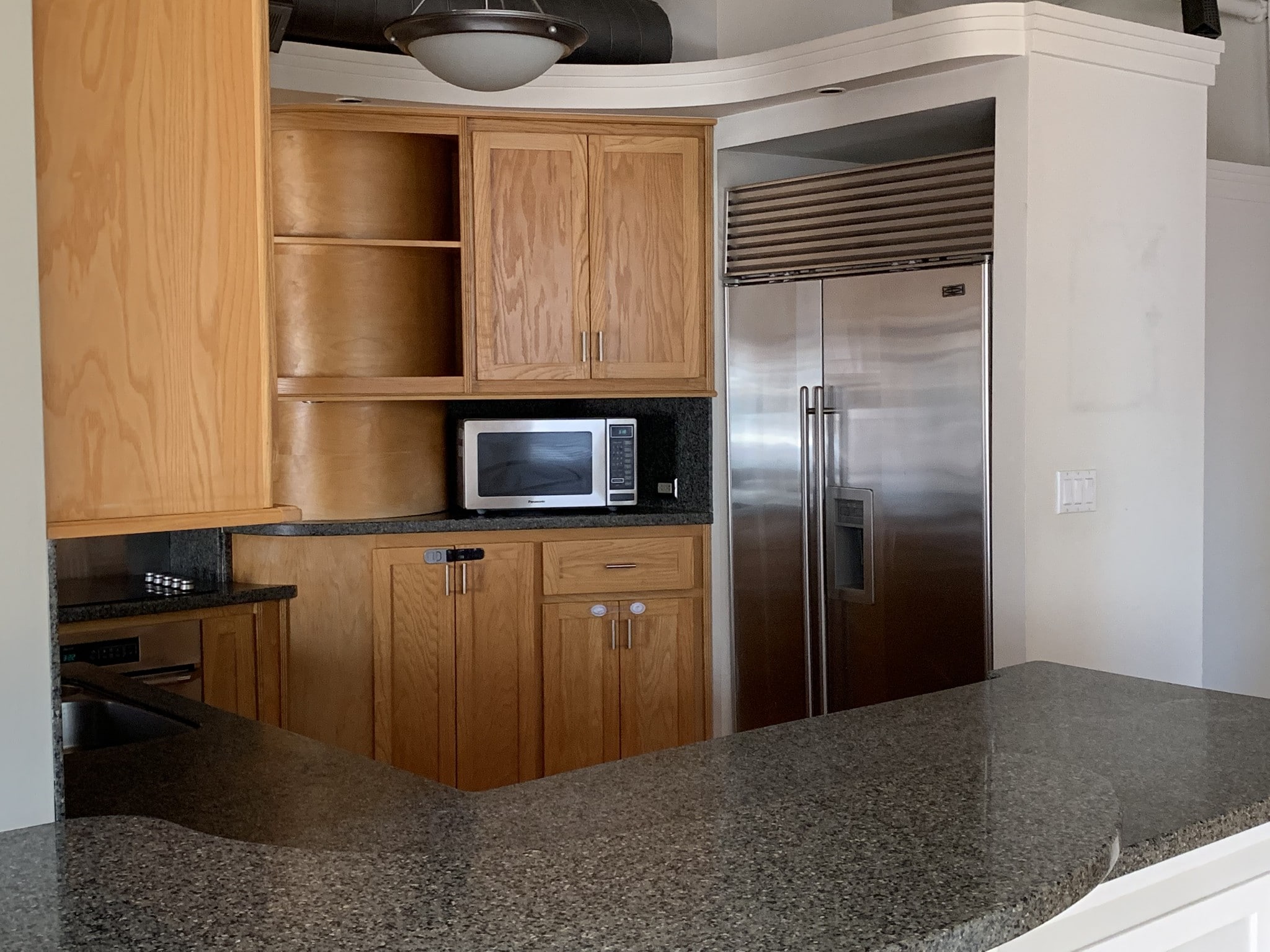 Stainless appliances in Kitchen - 801 S Wells St