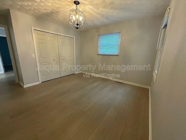 Building Photo - 239 Lovell St