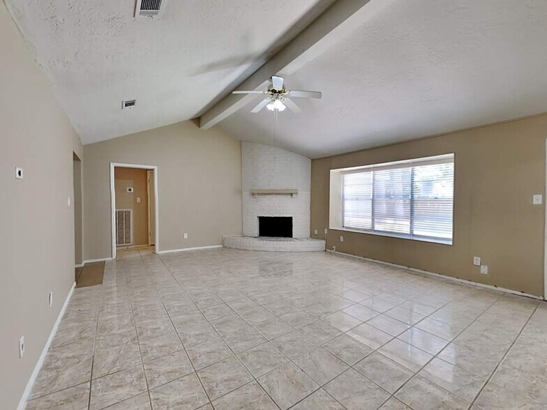 Building Photo - 22606 Meadowgate Dr