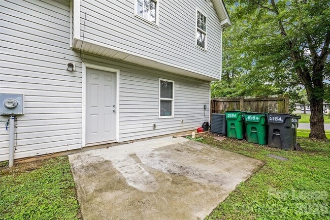 Building Photo - 5194 Brooktree Dr