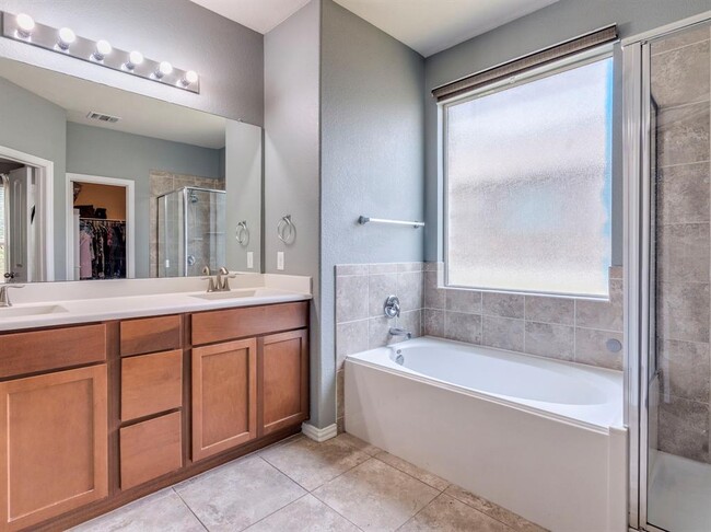 Building Photo - 319 Sandstone Trail