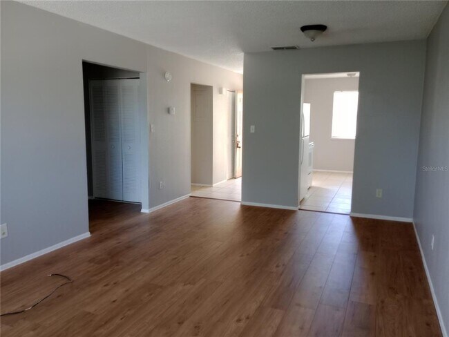 Building Photo - 2190 Knox McRae Dr