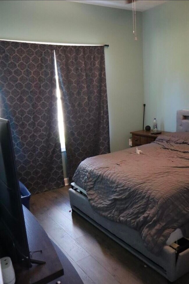 Building Photo - 3255 Catalpa Ave