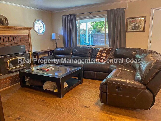 Building Photo - AVAILABLE NOW / SHARED HOME - 1 Bedroom av...