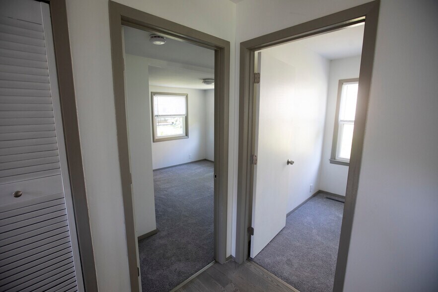 hall - 9024 Garfield Dr