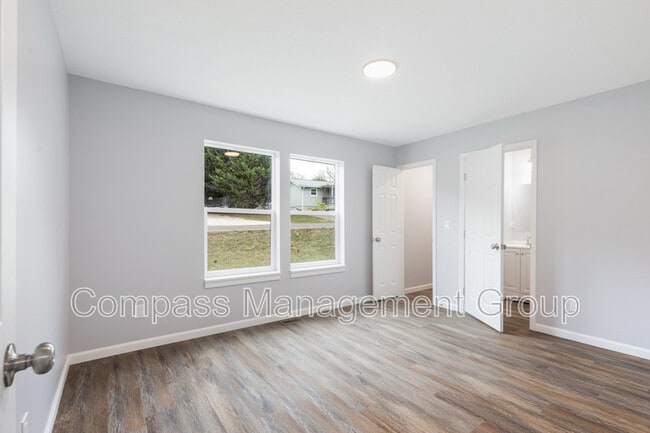 Building Photo - 6900 Seaver Dr NW