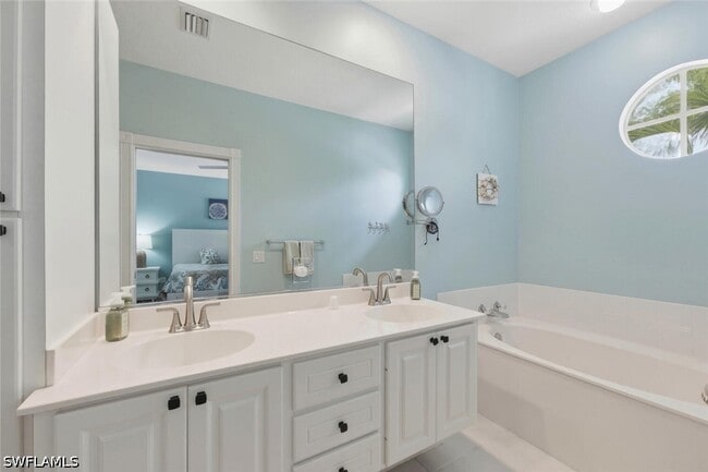 Building Photo - 6076 Islandwalk Blvd