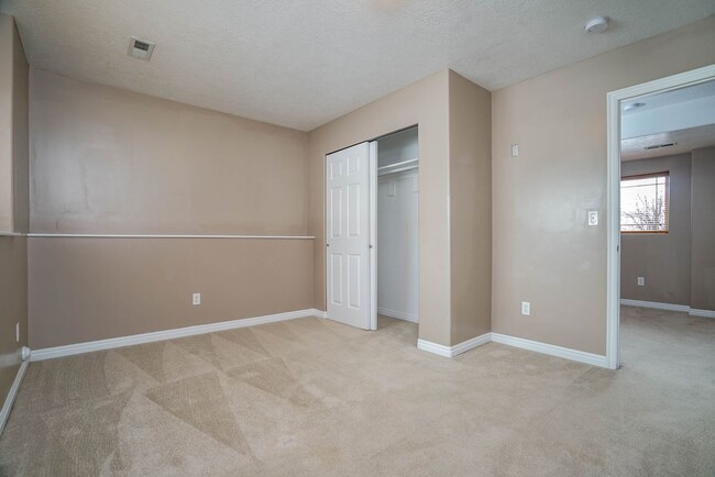 Building Photo - Beautiful 4 Bed, 3.5 Bath in Clinton - Was...