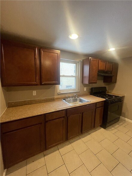 Building Photo - 149 Parkwood Rd