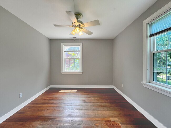 Building Photo - Charming 3-Bedroom Brick Colonial in Edgewood