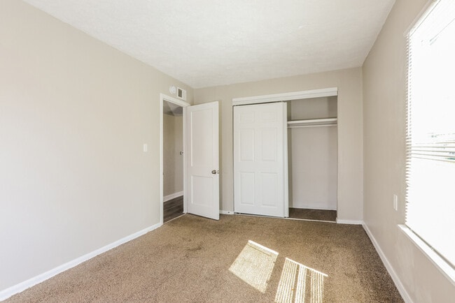 Building Photo - 2650 Kristen Dr