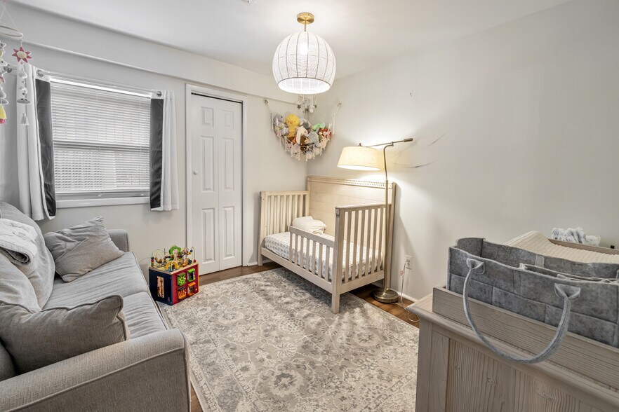 2nd Bedroom - 281 Bloomfield Ave