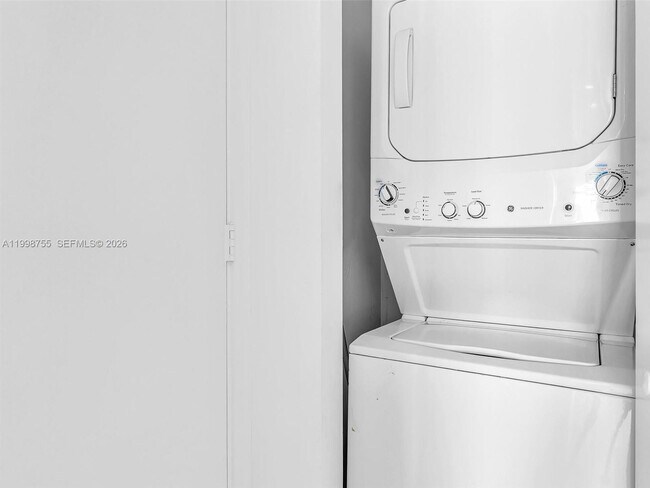 Building Photo - 45 SW 9th St