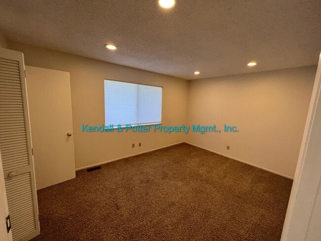 Building Photo - 4320 Diamond St