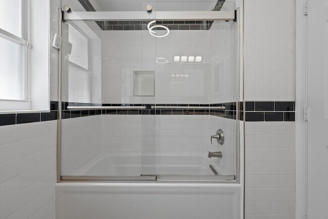 Building Photo - 3800 Miramontes Cir