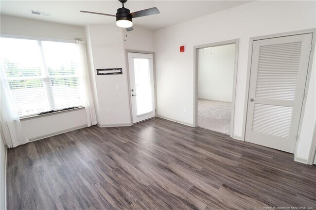 Building Photo - 2402 Gathering Sq Ct