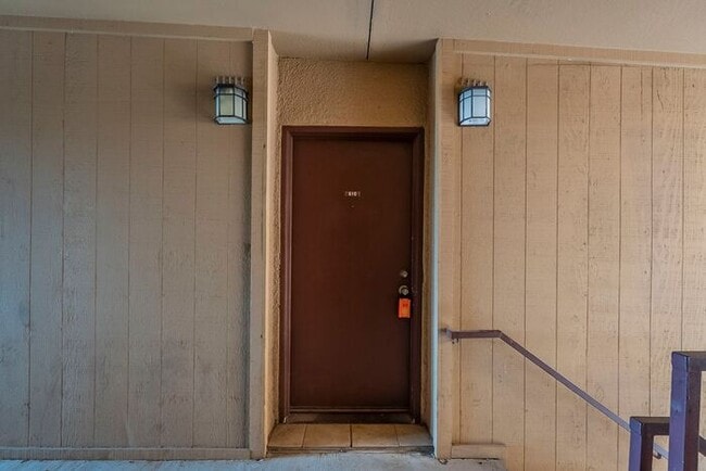 Primary Photo - Bright 3-Bedroom Condo with Community Perks in Central Tucson