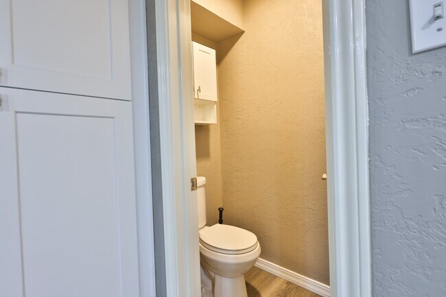 Building Photo - 2110 Gunwale Cir