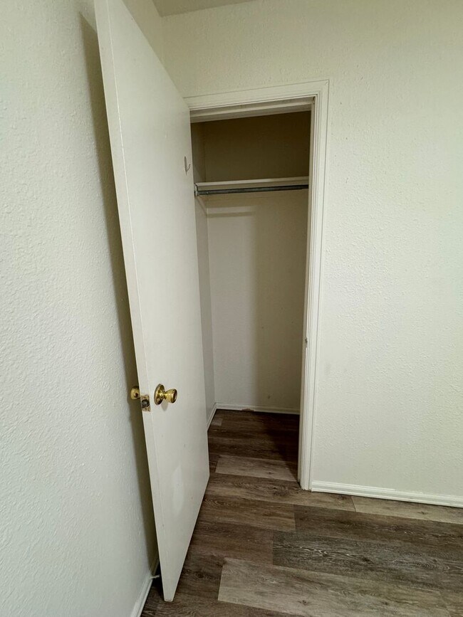 Building Photo - RB3513