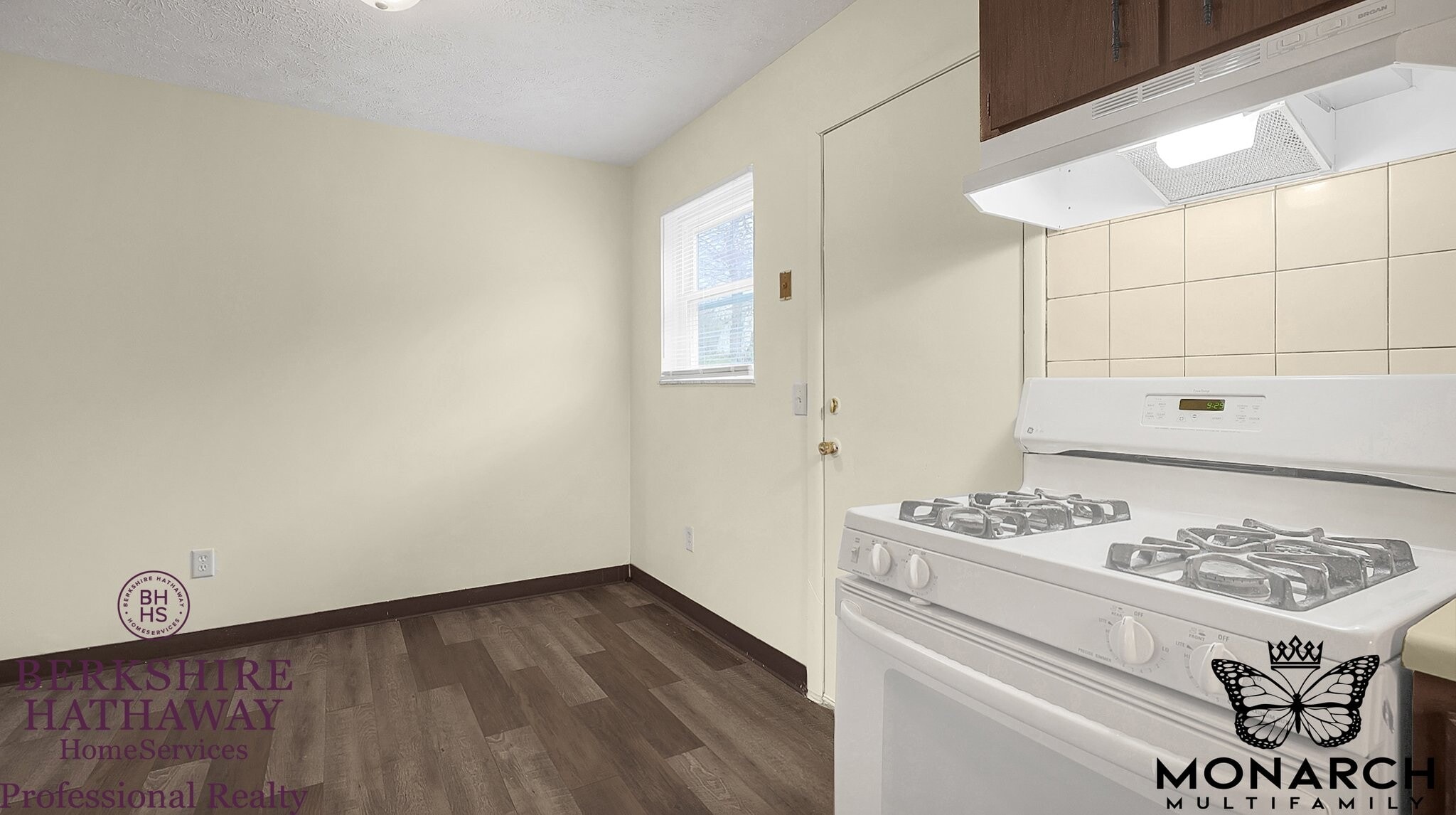 Building Photo - 3042 Sandridge Ave