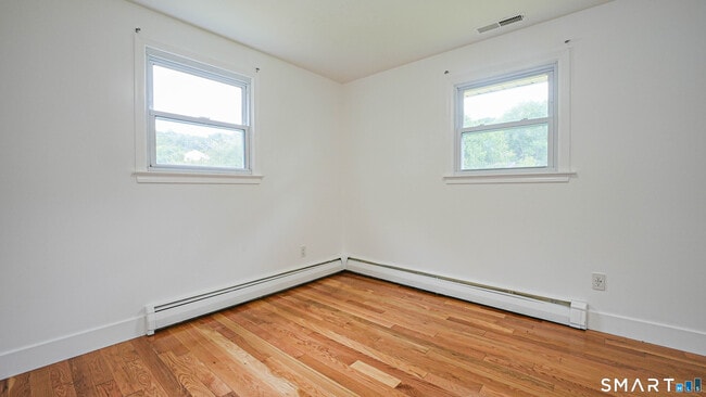 Building Photo - 870 Woodtick Rd