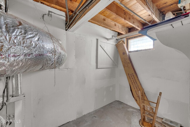 Building Photo - 923 McKelligon Dr