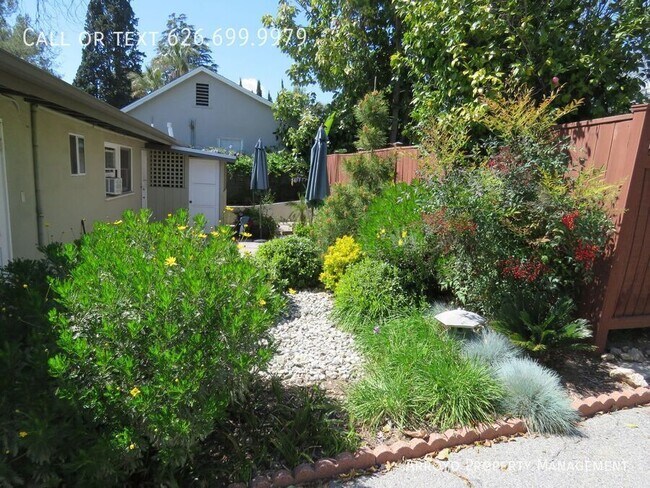 Building Photo - 741 E Poppyfields Dr