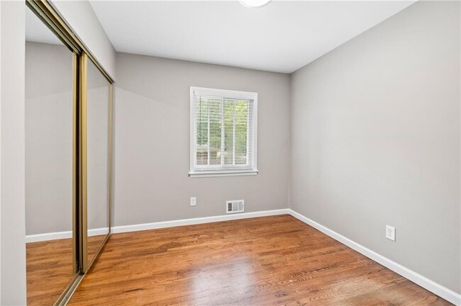 Building Photo - 2179 Beech Valley Dr