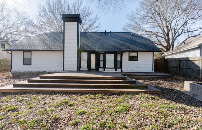 Building Photo - Beautifully updated 3-bedroom, 2-bathroom home