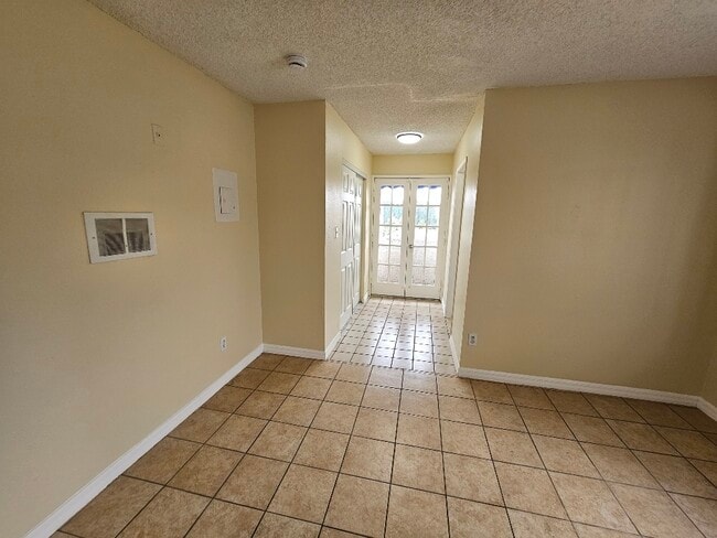 Building Photo - 14323 Haynes St