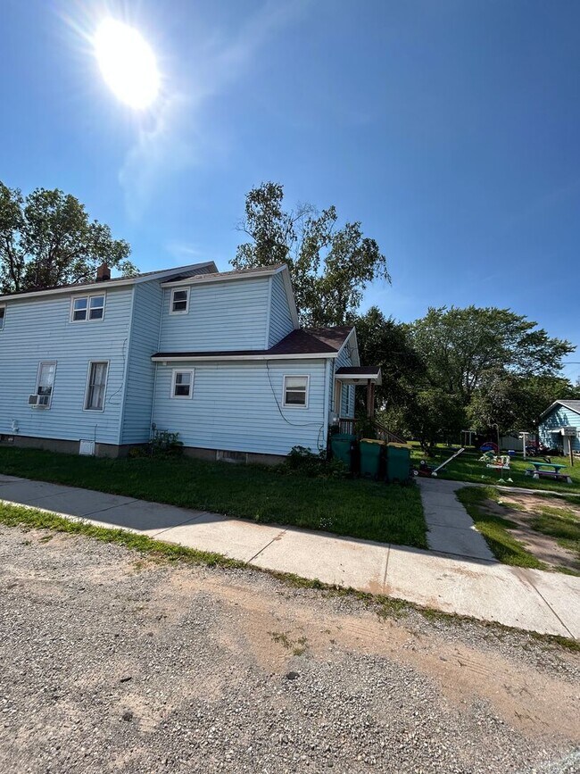 Building Photo - 802 Terrace Ave