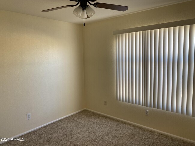 Building Photo - 11519 E Persimmon Ave
