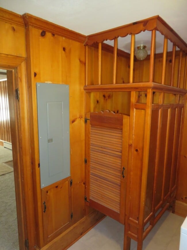 Building Photo - Meadowbrook Estates