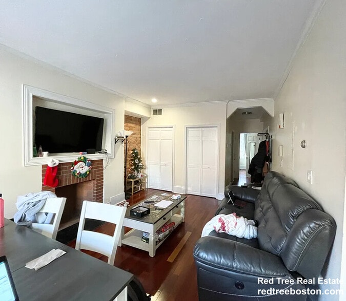 Building Photo - 45 Hemenway St