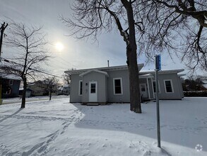 Building Photo - 1790/1792 Strongs Avenue