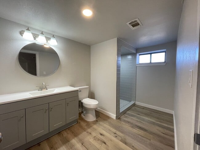 Building Photo - Built-Strong Big?Spring Residence – Durability Meets All-Season Comfort