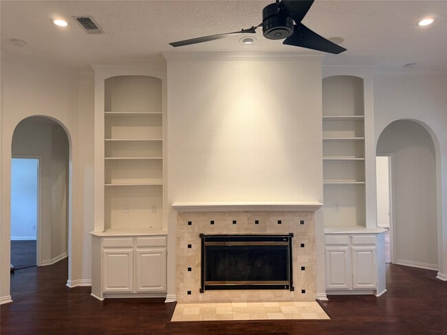 Building Photo - 2220 Sky Harbor Dr