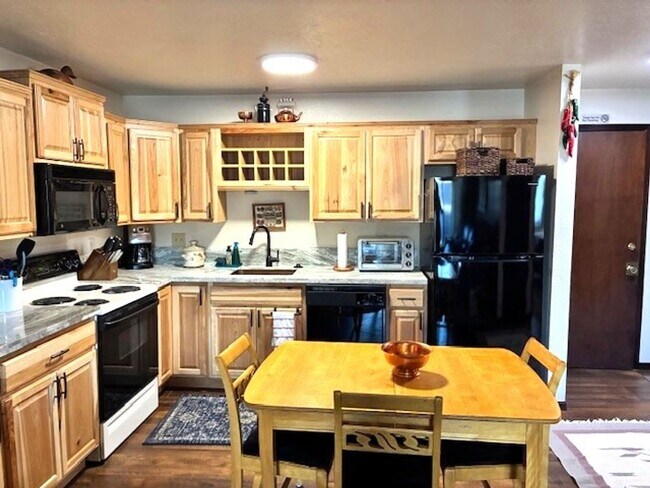 Building Photo - Winter Seasonal Rental- Dillon Valley East S203