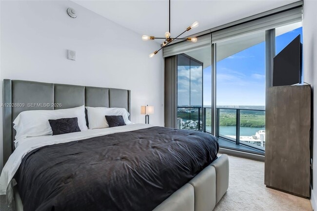 Building Photo - 15701 Collins Ave