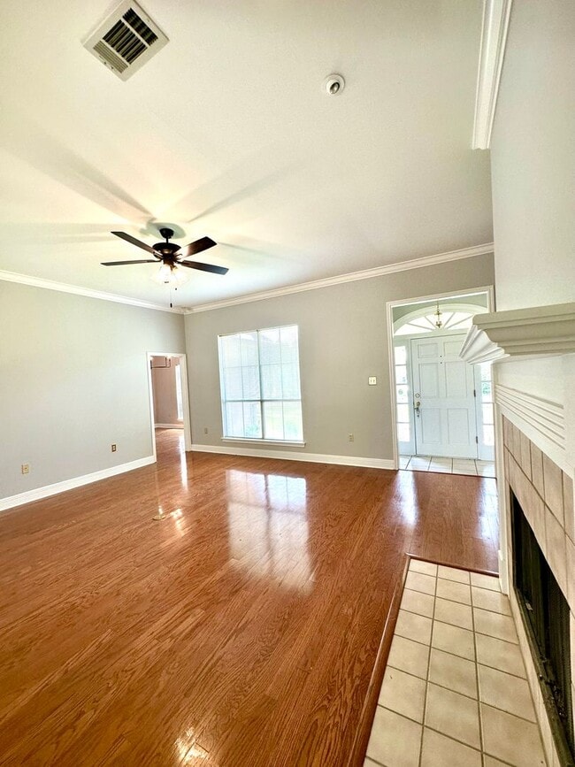 Building Photo - 11821 Thornberry Ln