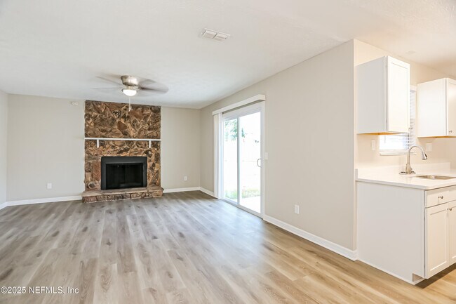 Building Photo - 2184 George Wythe Rd