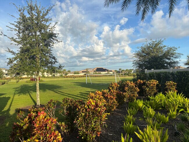 Building Photo - 2302 Alee Ln