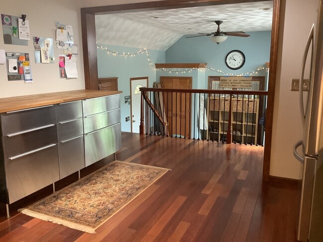 Building Photo - 119 Briarwood Dr