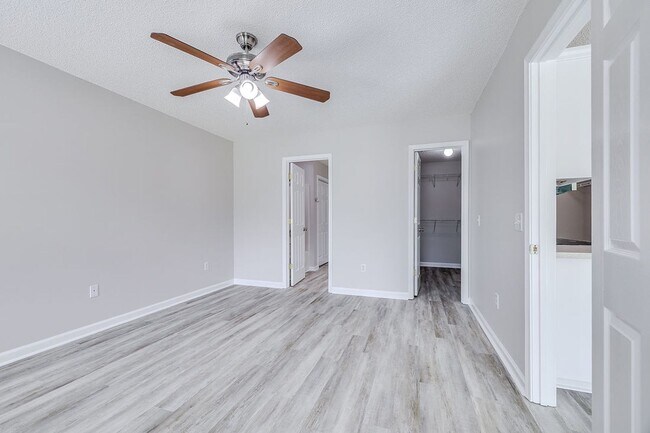 Building Photo - 114 Mustang Dr
